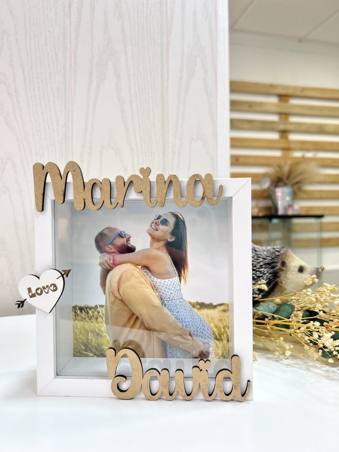 Hucha Personalizada en Madera con Fotos y Nombres - Imagen 2